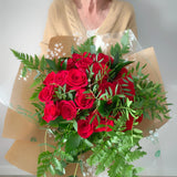 RAMO DE ROSAS ROJAS
